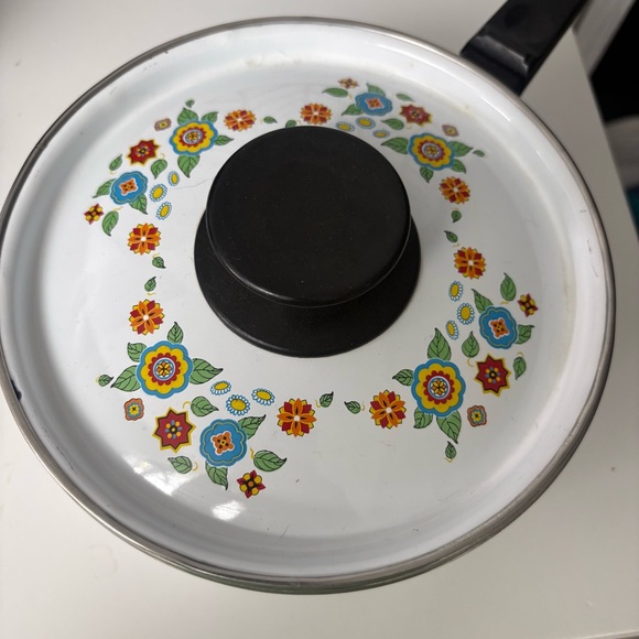 Retro Enamel Medium Saucepan Pot Floral Pattern Mid Century Kitchenware Decor - Picture 3 of 6